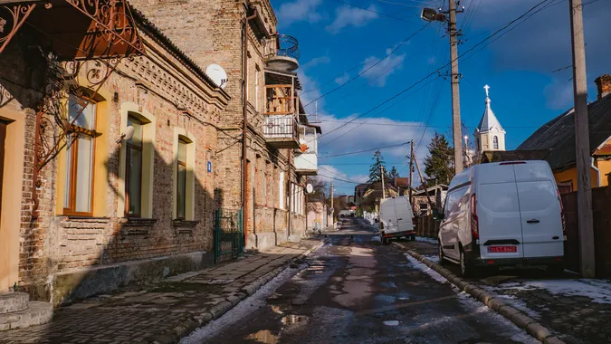 Відлига у Старому місті: луцький фотограф поділився атмосферними знімками