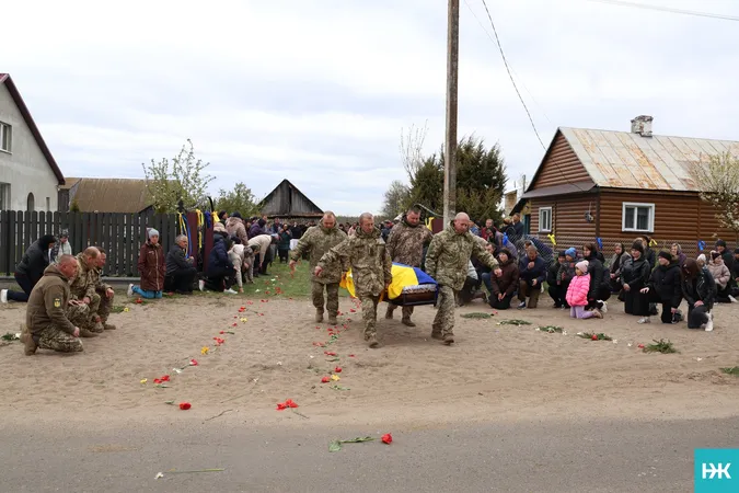 На Волині провели в останню дорогу Героя Володимира Ридчука (фото)