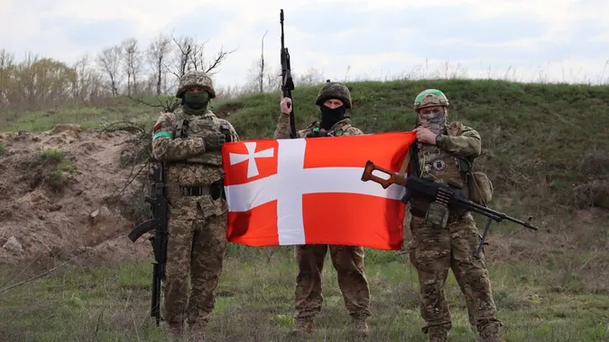 Бійці 100-ї бригади підняли прапор Волині під носом у ворога (відео)