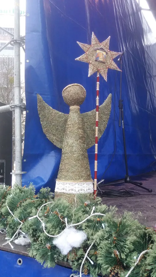 У центрі Луцька «гуляли» Різдво (фото, відео)