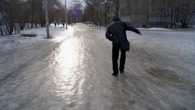 Ожеледиця: у Луцьку побільшало звернень в травмпункт (відео)