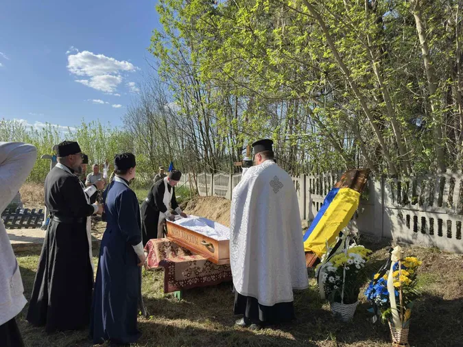 У Луцькому районі попрощалися із загиблим солдатом Василем Харчуком (фото)