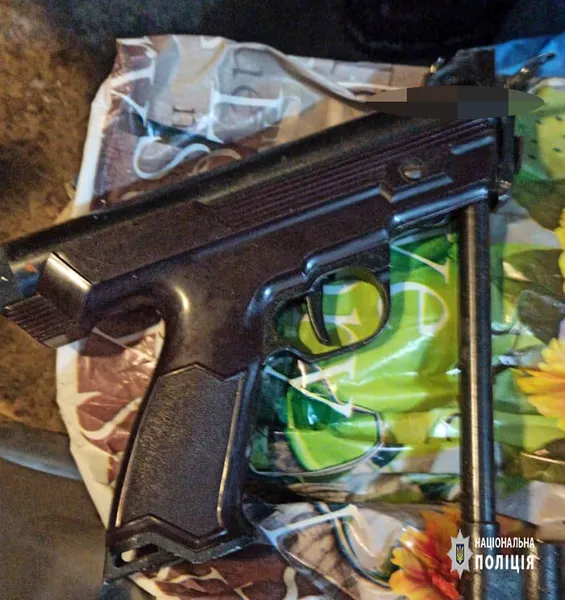 Під час обшуків у Нововолинську знайшли ще й наркотики (фото)