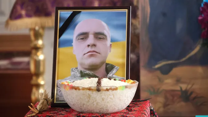 Пройшов полон і пекло АТО: на Волині попрощалися з воїном Олександром Домальчуком (фото)