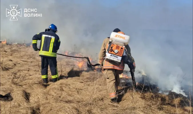 На Волині за добу сталися пожежі у 16 селах (фото)