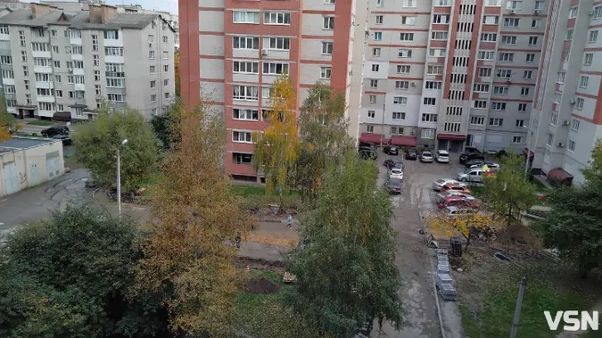 У Луцьку мешканці сусідніх ОСББ не можуть поділити двір (фото)