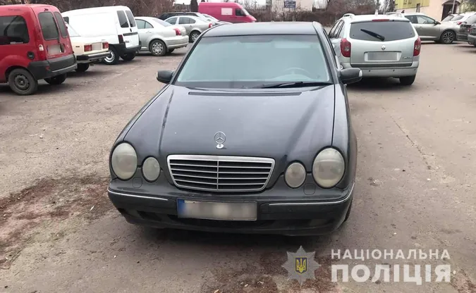 У Ковелі водій на «мерседесі» збив жінку, коли здавав назад