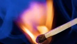 Чоловік підпалив себе у центрі Луцька (відео 18+) 