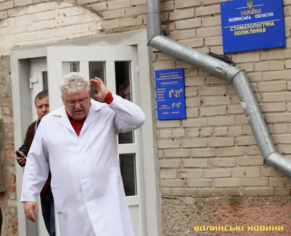 Мешканці звинувачують керівництво Волинської стоматполіклініки у незаконному будівництві