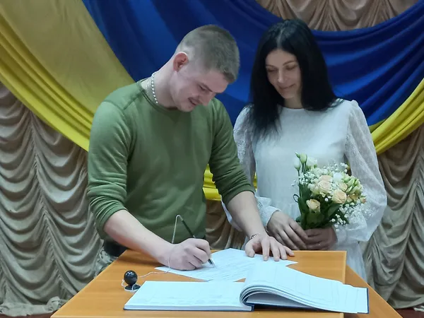 У Городищенській громаді військовий одружився під час відпустки (фото)
