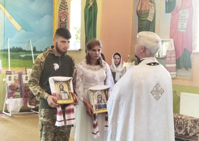 На Волині під час відпустки одружився артилерист 14-ї бригади (фото)