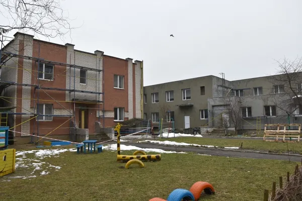 У Луцьку почали ремонтувати заклади освіти (фото)