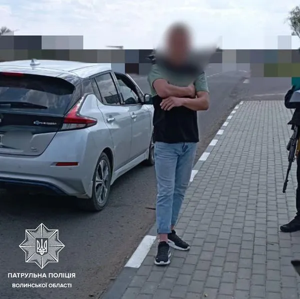 Купив «права» в інтернеті: на Волині зловили водія-порушника (фото, відео)