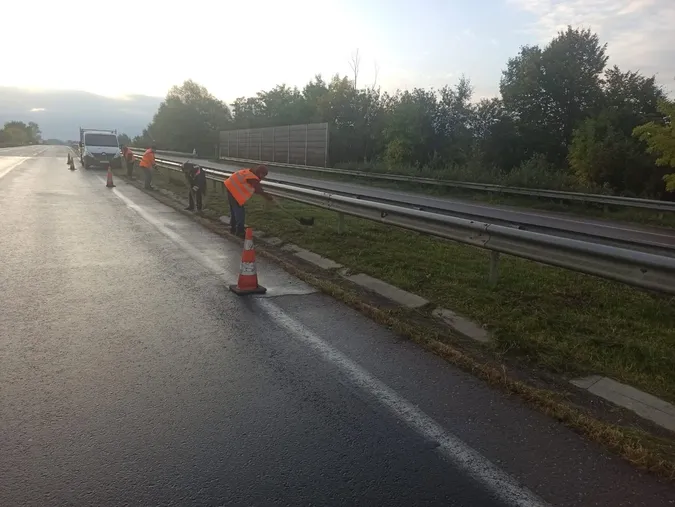 На Волині ремонтують трасу М-07 Київ – Ковель – Ягодин: латають ями та оновлюють розмітку (фото)