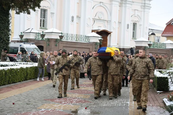 Луцьк попрощався з двома Героями – Вадимом Радюком та Романом Сокольським