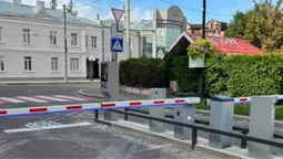 У центрі Луцька запрацювала платна парковка: який тариф (фото)