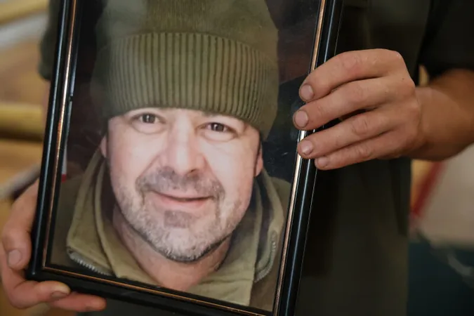 У Луцьку попрощалися із загиблими на Донеччині Юрієм Футалою та Віктором Сіліним (фото)