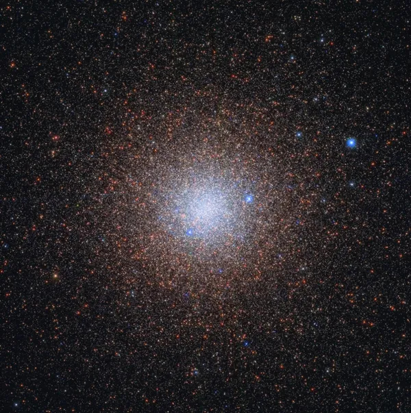 Нагадує сніжинки: телескоп Hubble показав зоряне скупчення (фото)
