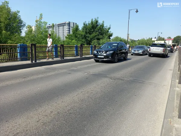 Міст на Шевченка у Луцьку підлатали: що буде далі (фото, відео)