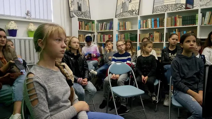 У Луцькій дитячій бібліотеці відкрили студію для юних блогерів (фото)