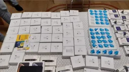 Кіберполіція викрила велику партію підробок техніки Apple: обшуки були й на Волині (ФОТО, ВІДЕО)