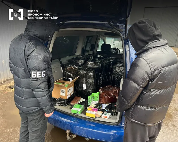 У Луцьку в контрабандиста вилучили понад 60 тисяч електронних сигарет на 26 млн грн (фото, відео)