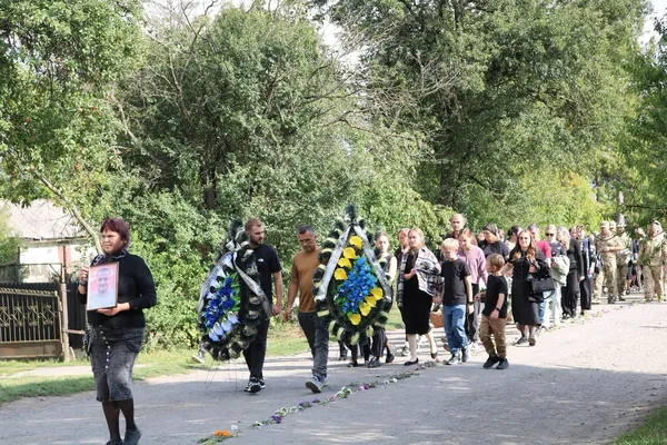 На Волині провели в останню земну дорогу захисника Миколу Собчука (фото)