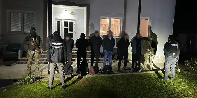 На Закарпатті викрили схему переправлення ухилянтів через кордон (фото, відео)