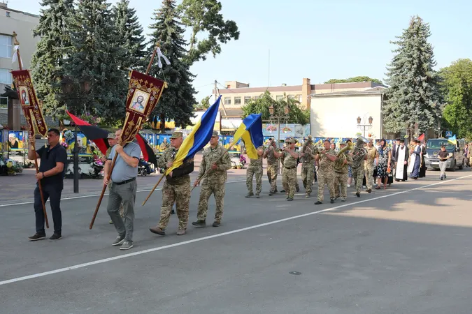 На Волині провели в останню земну дорогу Захисника Ігоря Андрійчука (фото)