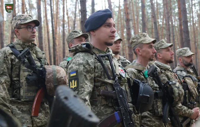Зеленський нагородив бійців 14-ї ОМБр в зоні бойових дій (фото)