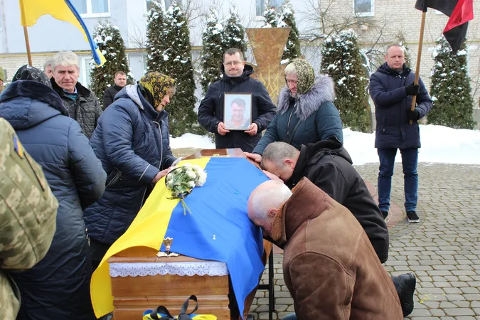 На Волині попрощалися із воїном Володимиром Лавренюком, який загинув від ворожого дрона