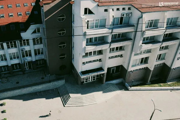Який вигляд має Луцьк з дахів Лесиного вишу (фото)