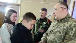 Родині полеглого волинянина Олександра Шевчука вручили його посмертну нагороду «Героя України»