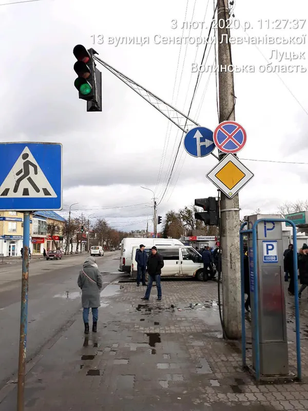 Демонтували перші незаконні МАФи біля Центрального ринку (фото)