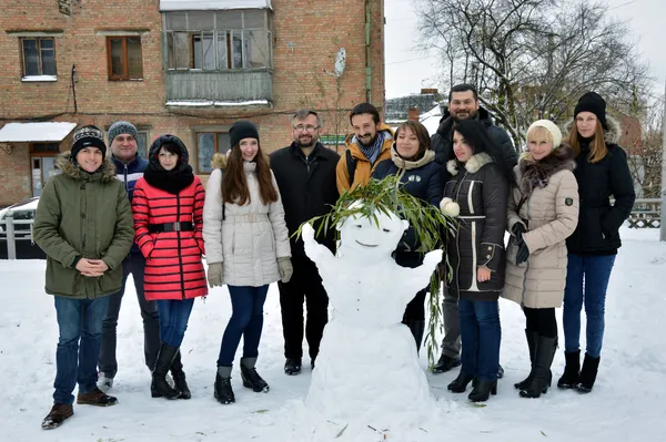 ...Здається, цій чудовій сніговій дамі навіть дали ім'я, проте автор (Руслан Пилипчук), був занадто зайнятий плануванням проекту знищення цієї краси, тому прослухав абсолютно всю важливу інформацію.
