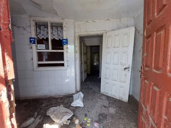 У Луцьку громадську вбиральню в центральному парку купила фармацевтична компанія (фото)