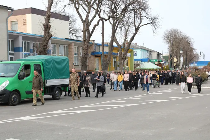 У громаді на Волині провели в останню дорогу Героя Василя Іванова (фото)