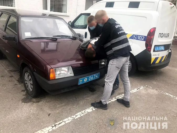 У Чернігові в туалеті McDonald's зґвалтували школярку (фото)