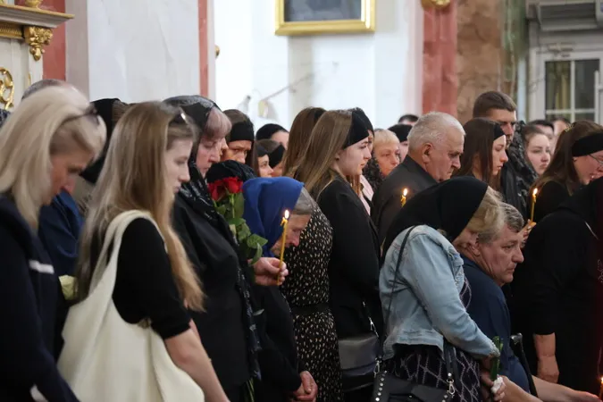 У Луцьку попрощалися із загиблими захисниками Олександром Махновцем та Валерієм Максимчуком (фото)