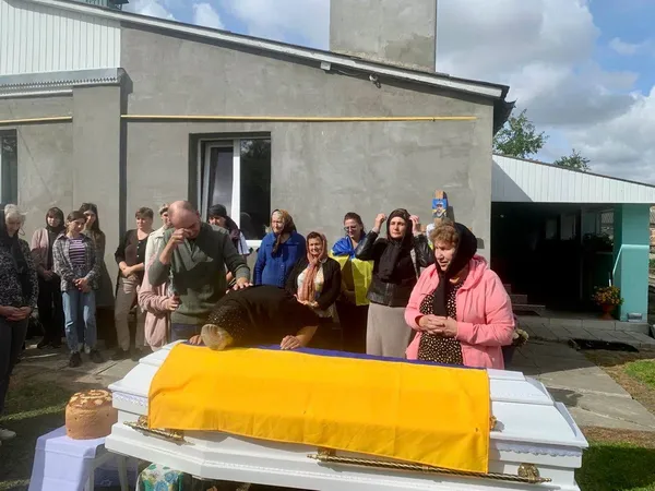 Загинув понад два роки тому: Волинь попрощалася із захисником Миколою Андрощуком (фото)