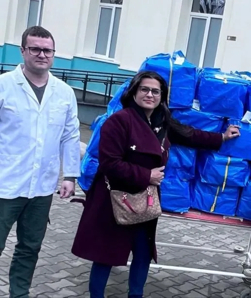 Американська благодійниця привезла гору антибіотиків для пацієнтів волинської лікарні (фото)