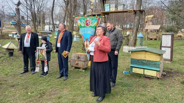 У музеї бджільництва на Волині відкрили сезон пасіки (відео)