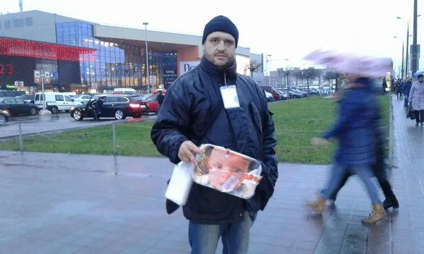 Біля «ПортCity» в Луцьку спіймали псевдоволонтерів (фото)