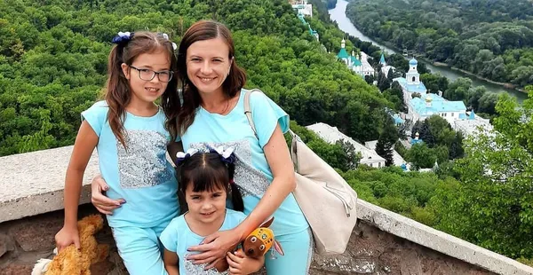 Леді Баг, Бетмен, Сонік та Крош: діти відомих волинянок уявили своїх мам персонажами мультфільмів