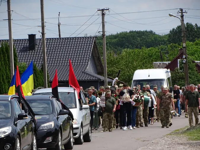 На Волині провели в останню дорогу молодого Героя Сергія Самолюка (фото)