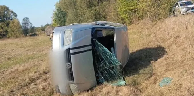 П'яний волинянин злетів у кювет на краденому авто (фото, відео)