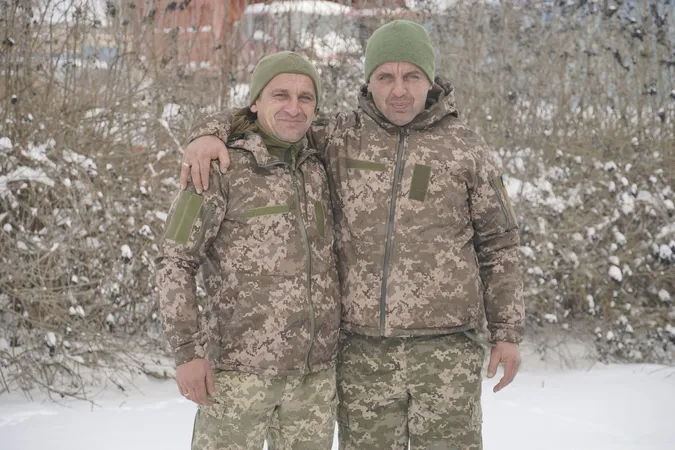 Мама не знає, що сини на війні: рідні брати з Волині в один день отримали повістки