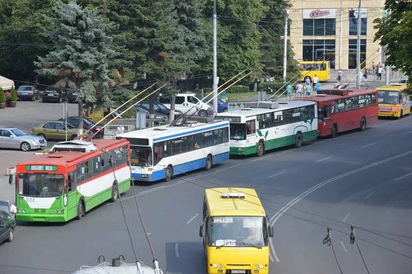 У результаті чого було паралізовано рух тролейбусів  