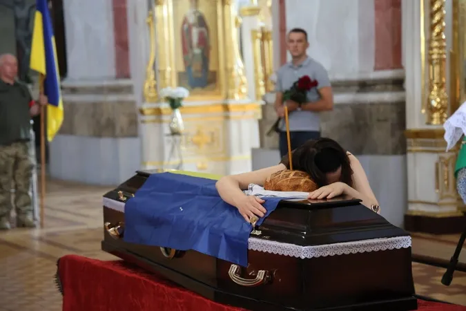 У Луцьку попрощалися з Героєм Дмитром Солонніковим (фото)