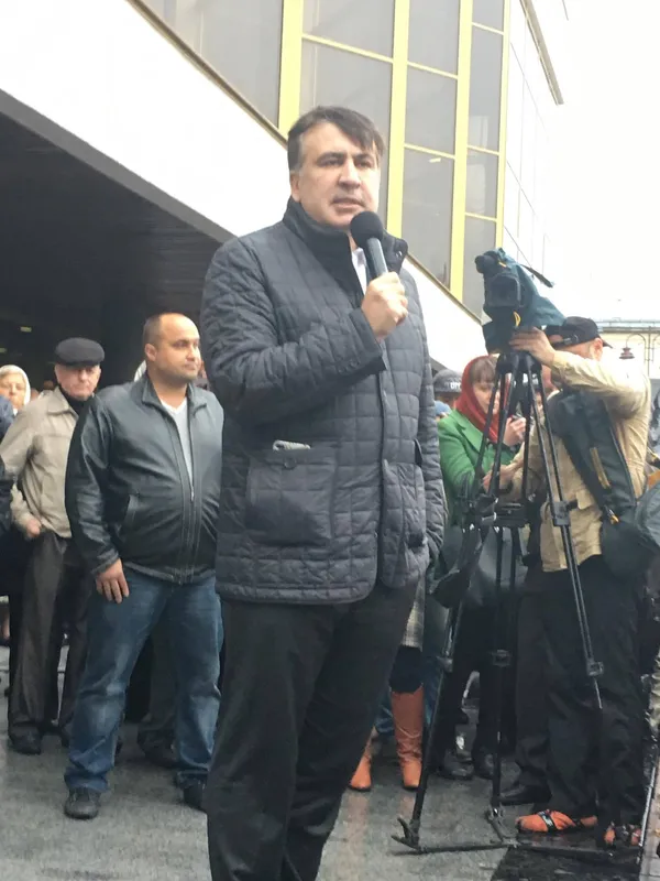 На Театральному майдані у Луцьку – зустріч із Михайлом Саакашвілі (фото)